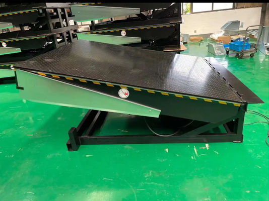 16mm Thickness Telescopic Lip Dock Leveler Hydraulic Dock Leveler