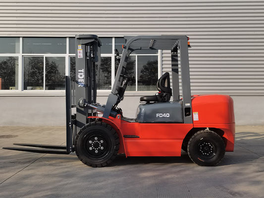 Rated Capacity 4000kg Diesel Forklift Truck 4T Sitting Driving Style Four Wheel