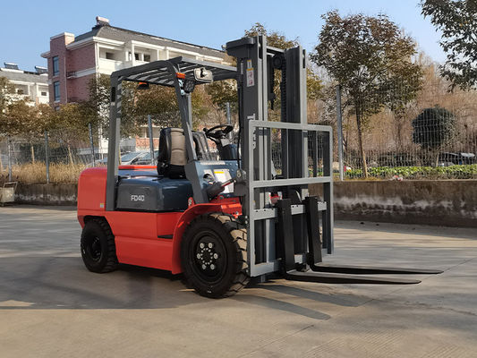 Rated Capacity 4000kg Diesel Forklift Truck 4T Sitting Driving Style Four Wheel